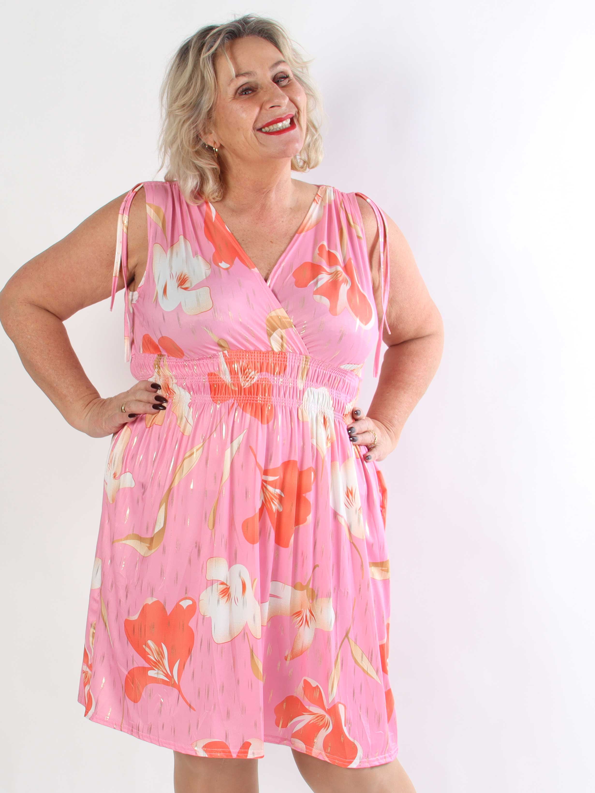 Pams Petal Short - Kort plus size kjole med kronblade og guld detaljer